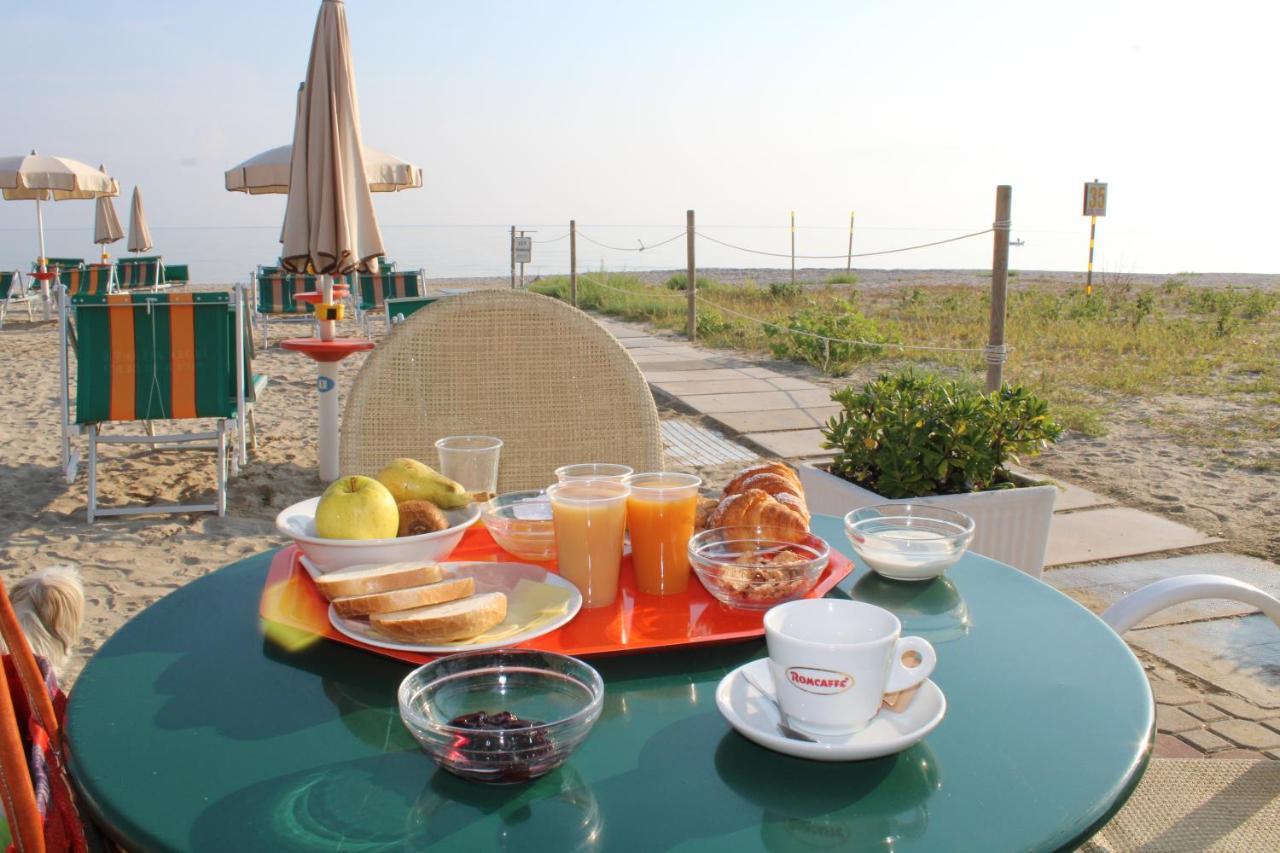 Hotel Atlantic Сенигалия Екстериор снимка